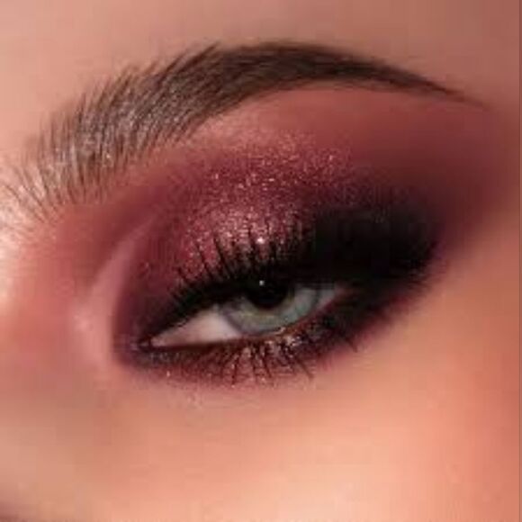 MAC Dazzleshadow Extreme in Celebutante (Rosy Pink with Red Sparkle) - Picture 6 of 11